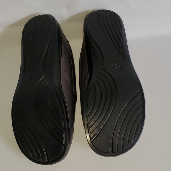 Sas ladies silver 8.5 wide shoes - Picture 8 of 8